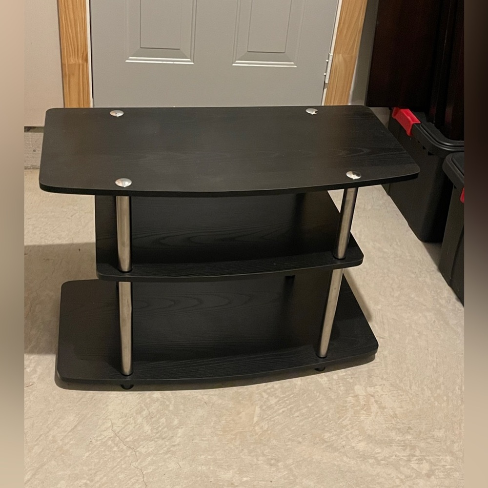 Small TV console - Picture 2 of 5